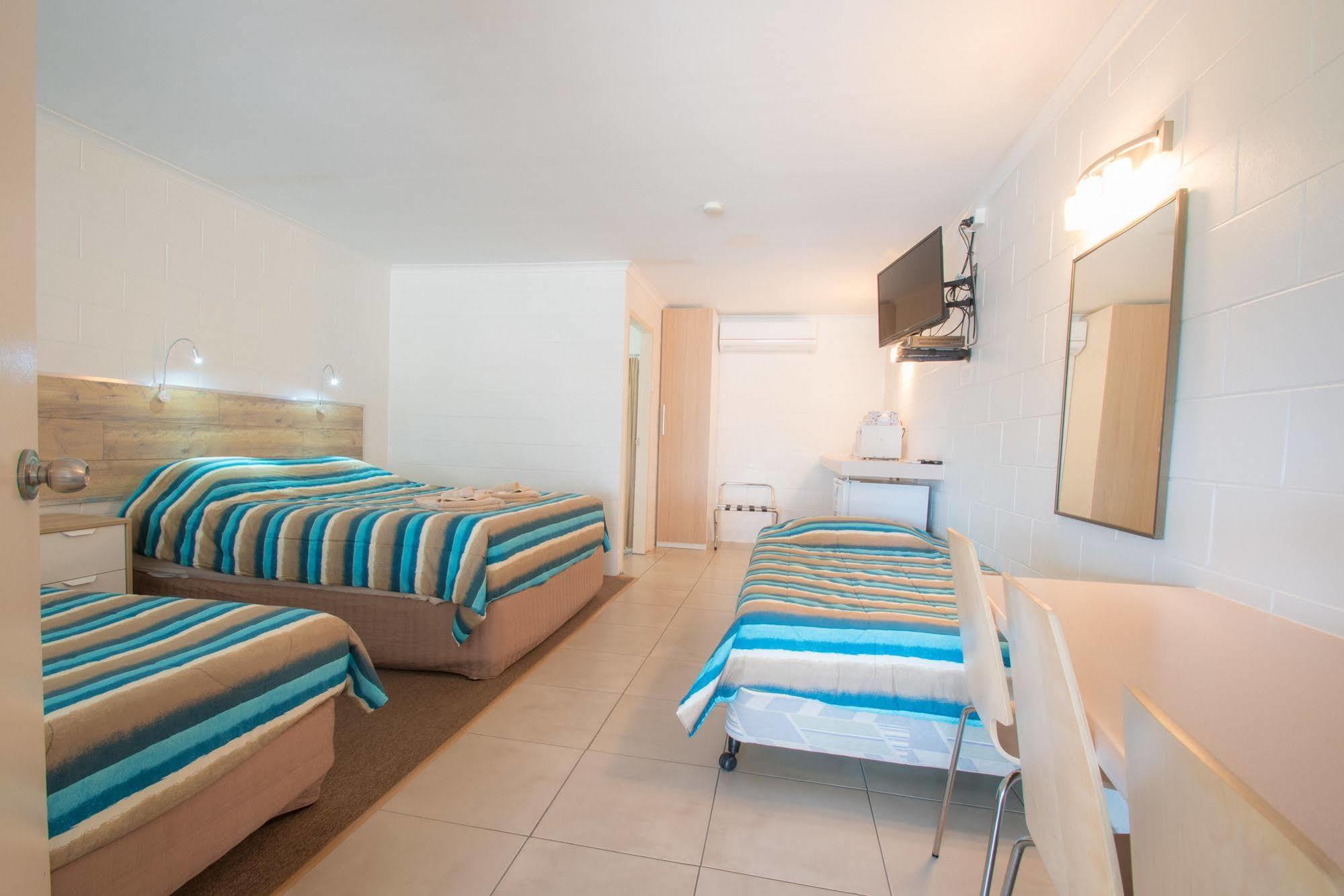 A & A Motel Proserpine Extérieur photo